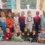 Bal karnawałowy zdjęcie grupowe