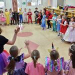 Zabawy karnawałowe dzieci